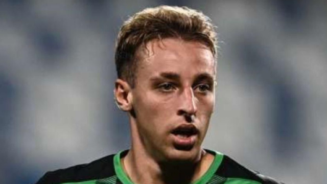 In foto Davide Frattesi, centrocampista del Sassuolo.