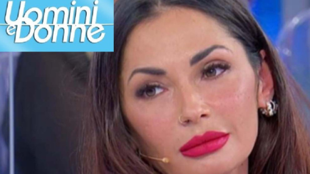 Uomini e Donne, Ida al pronto soccorso per forti mal di testa: 'Mai successo, guarir&ograve;'.