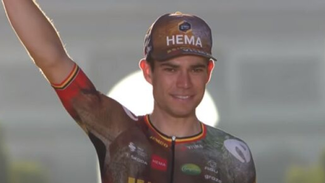 Ciclismo, il campione della Jumbo Visma Wout van Aert
