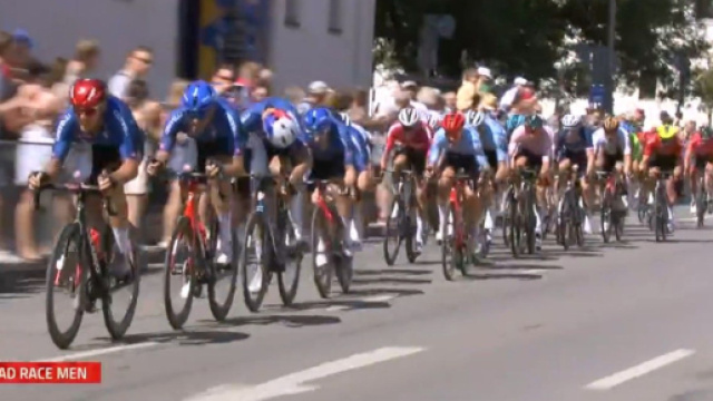 Gli azzurri in testa al gruppo ai Campionati Europei di ciclismo