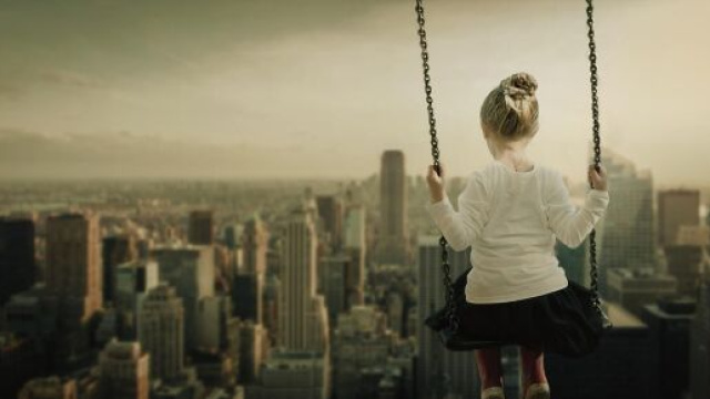 Astrologia e oroscopo del 16 agosto con le pagelle: Vergine e Acquario voto 8