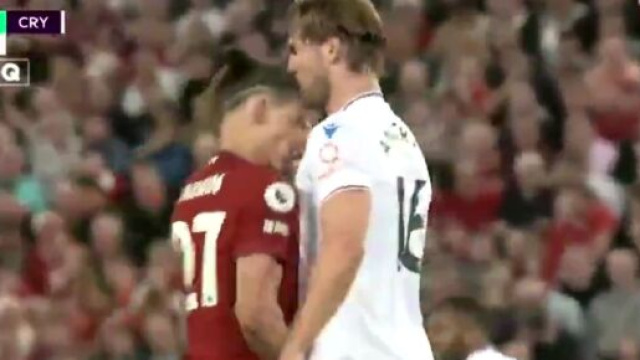 Le coup de t&ecirc;te de Darwin Nu&ntilde;ez sur son adversaire fait le buzz (capture YouTube)