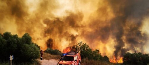 El incendio forestal de Vall d'Ebo, en Alicante, posee tres caracter&iacute;sticas que dificultan la extinci&oacute;n de las llamas. (Twitter/@UMEgob)