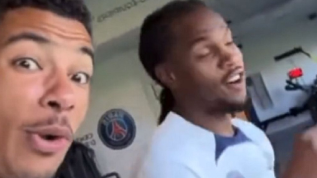PSG : Ekitike et Sanches s&rsquo;ambiancent sur du Gazo et des paroles 'malaisantes' (capture YouTube)