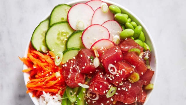 La Poke Bowl &egrave; uno dei piatti pi&ugrave; di tendenza del momento.