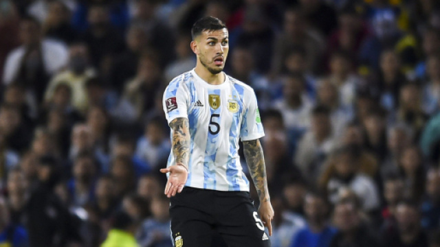 Juventus emergenza a centrocampo, Paredes sarebbe il primo obiettivo della lista.