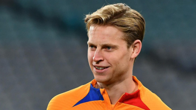 Juventus, opzione De Jong per la mediana.