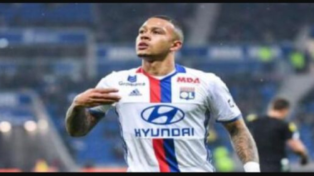 Juventus, Depay avrebbe aumentato le pretese