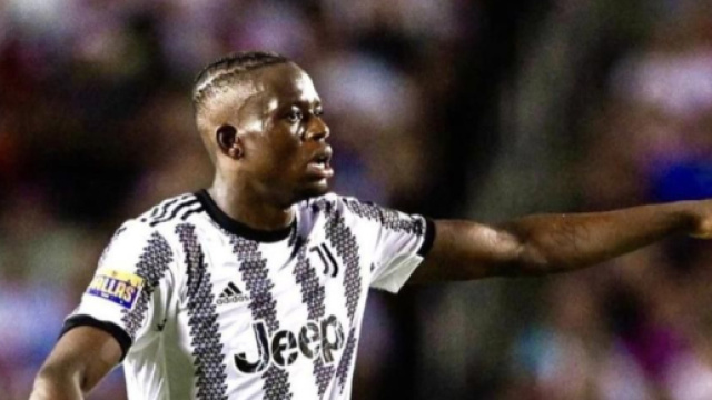 Denis Zakaria, centrocampista della Juve.