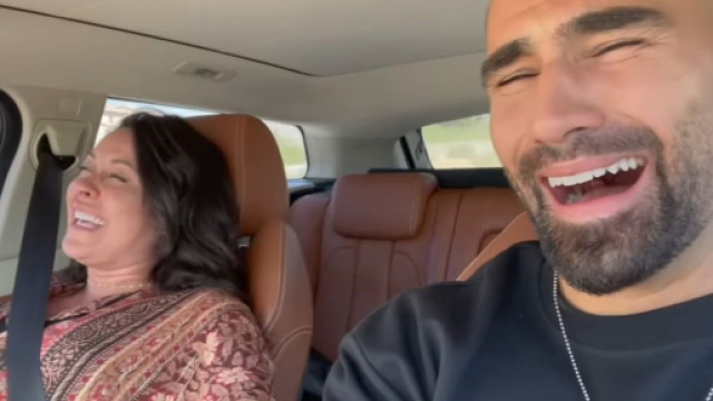 Shanna Kress, enceinte et ne pouvant se retenir, fait pipi et p&egrave;te dans la voiture de son compagnon Jonathan Matijas.