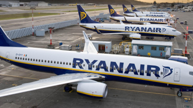 Ryanair, assunzioni in corso per assistenti di volo.