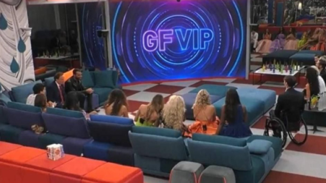 Grande Fratello Vip 7, retroscena prima puntata 19 settembre: rischio slittamento per le elezioni.