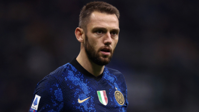 Inter, su De Vrij piomba il Psg.