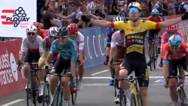 Wout van Aert vince la Bretagne Classic.