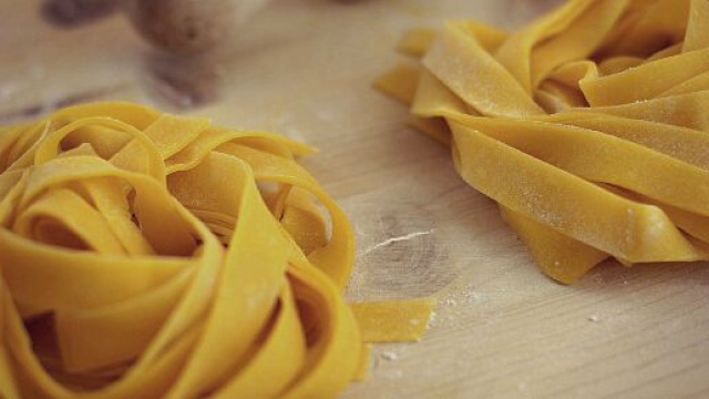 Ricetta delle Tagliatelle, la tipica pasta all'uovo di Bologna.