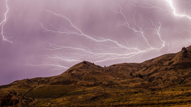 Fulmini, secondo Thiery i metalli non li attirano.