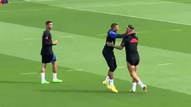 La complicit&eacute; entre Mbapp&eacute; et Ramos sous les yeux d'Hakimi fait le buzz (vid&eacute;o)