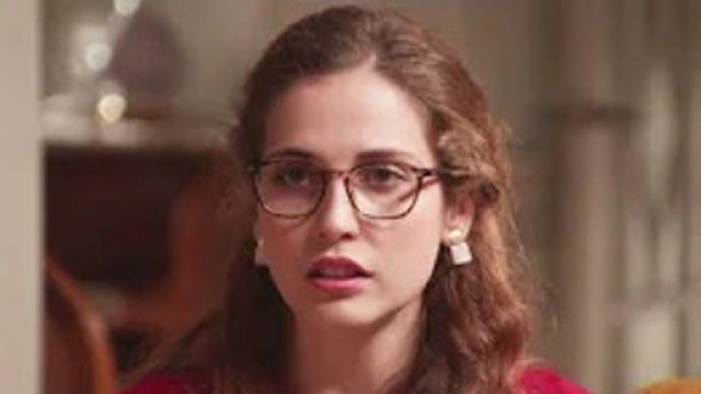 Un altro domani, trame al 9 settembre: Julia &egrave; in dolce attesa.