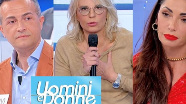Uomini e Donne, retroscena su Riccardo: 'Ha passato tutta l'estate con una persona e ora torna, falso'.