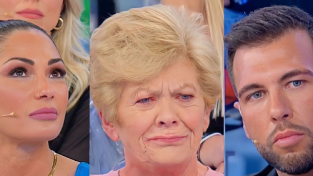 Uomini e Donne, riprese 31/8: Ida bacia Alessandro, Pinuccia furiosa