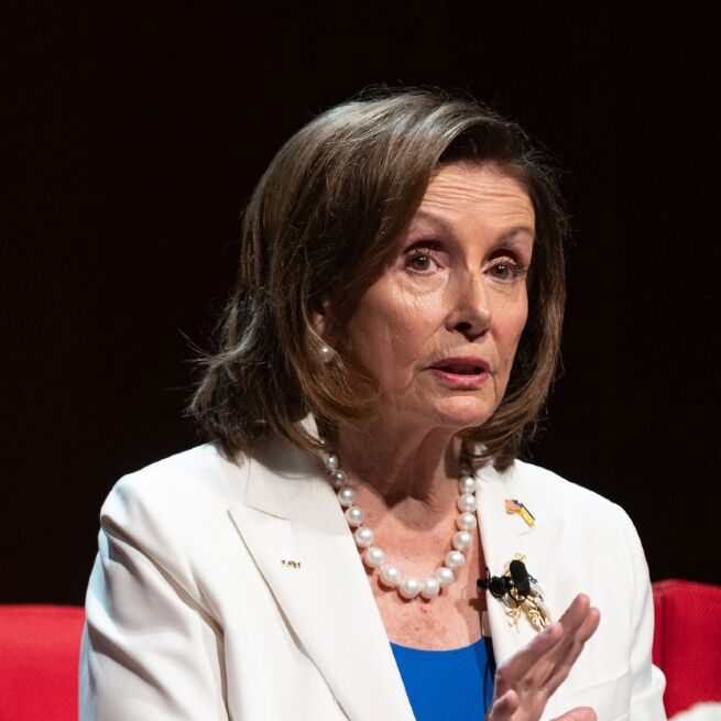 Il filmato non mostra i caccia statunitensi che scortano Nancy Pelosi durante il viaggio a Taiwan (LBJ Library/Flickr)