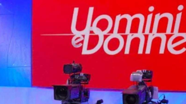 Uomini e Donne, chi saranno i nuovi tronisti: ipotesi 40enne Over e un 19enne Alessandro.