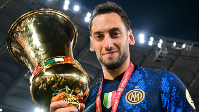 Inter, Conte vorrebbe Calhanoglu al Tottenham: il Napoli penserebbe a Nandez.