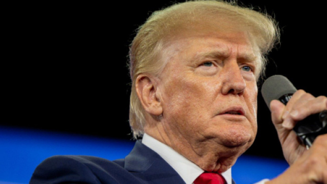 Donald Trump: blitz nella casa di Mar-a-Lago da parte dell'FBI.