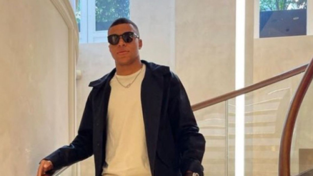 Kylian Mbapp&eacute; et sa vie sentimentale encore au coeur de l'actualit&eacute; people. (cr&eacute;dit Twitter)