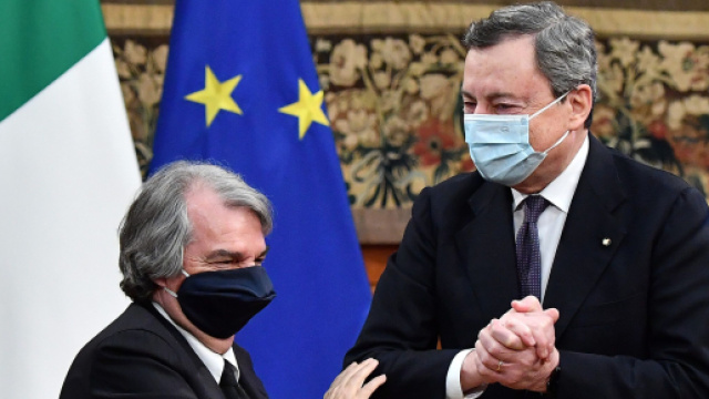 Stipendi Pa, cedolino ottobre 2022 con arretrati fino a 3.000 euro, infermieri 4.736&euro;.