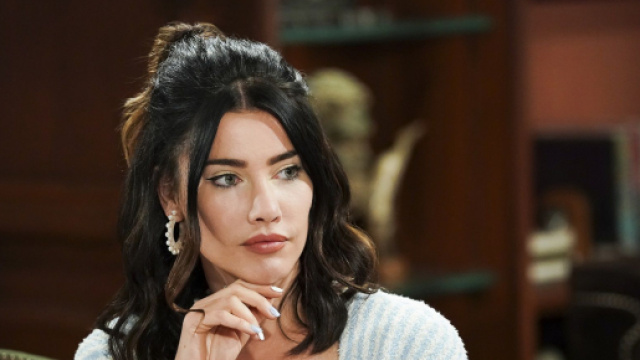 Beautiful, trame 19-25 settembre: Steffy chiede a, Hope di farle da damigella d'onore.