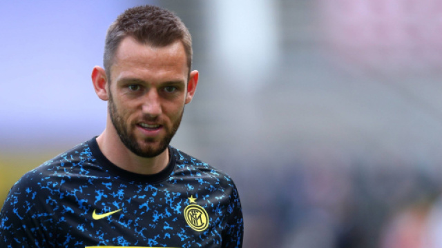 Il Barcellona vuole De Vrij dell'Inter.