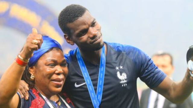 Paul Pogba et sa m&egrave;re esp&egrave;rent pouvoir trouver une solution avec Mathias. (cr&eacute;dit Twitter)