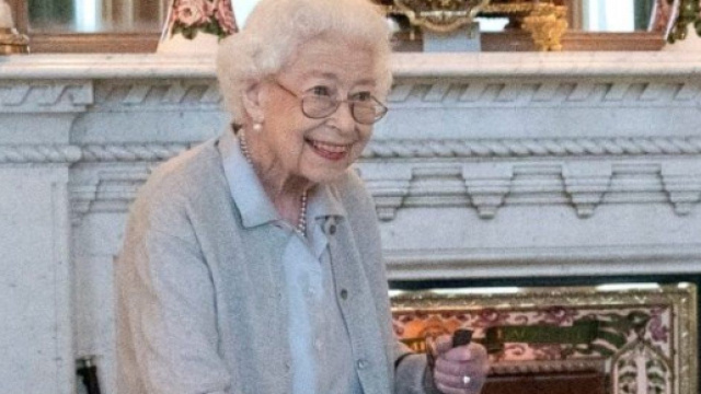 Regina Elisabetta II: la scomparsa sarebbe causata da una malattia vascolare.