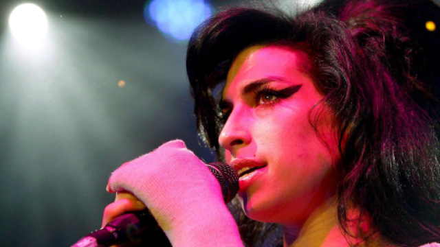 Amy Winehouse oggi avrebbe compiuto 39 anni.