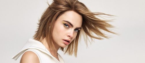 Cara Delevingne teve adolesc&ecirc;ncia com depress&atilde;o e m&atilde;e viciada (imagem reprodu&ccedil;&atilde;o Blasting News)