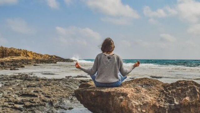 L'oroscopo del 18 settembre con le pagelle: giornata da sei per l'Ariete.