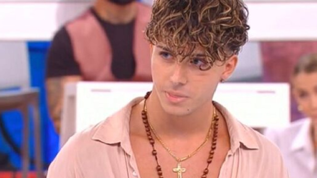 Chi &egrave; Mattia Zenzola: Amici, infortunio e fidanzata.