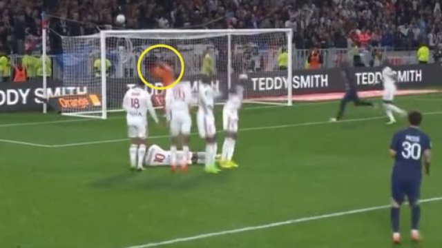 Leo Messi aurait pu planter un doubl&eacute; contre l'OL sans un grand Anthony Lopes. (cr&eacute;dit Twitter)