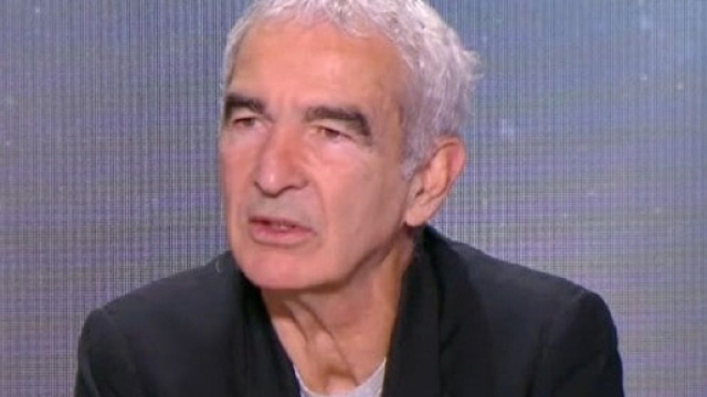 'Oui mais non', 'duel contre toi-m&ecirc;me', Raymond Domenech se fait tailler par ses coll&egrave;gues (capture YouTube)