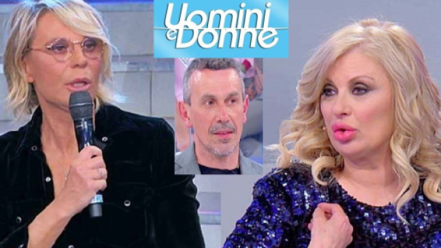 Uomini e Donne, Davide parla dell'intimit&agrave; con Laura e Tina sbotta: 'Sei squallido'.