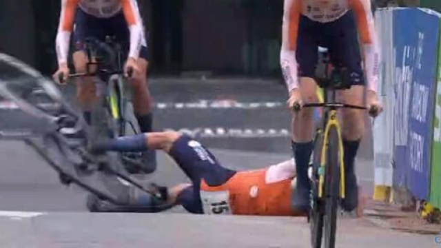 La caduta di Annemiek Van Vleuten ai Mondiali di ciclismo.