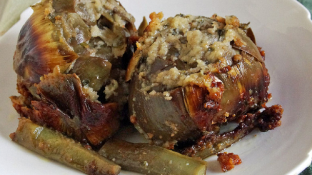 Carciofi al burro di dragoncello, un piatto sfiziosissimo.