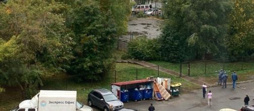 El atacante armando se quit&oacute; la vida en el interior del colegio de Rusia (Captura de pantalla de @juancarlospinov)