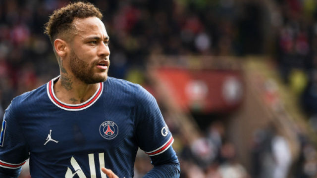 La star br&eacute;silienne a une nouvelle attitude et un meilleur objectif. -psgtalk.com