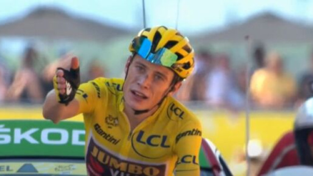 Ciclismo, il vincitore del Tour de France Jonas Vingegaard.