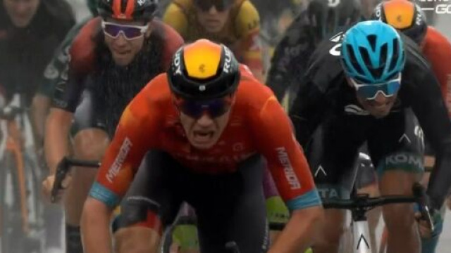 La volata di Jonathan Milan nella prima tappa della CRO Race.