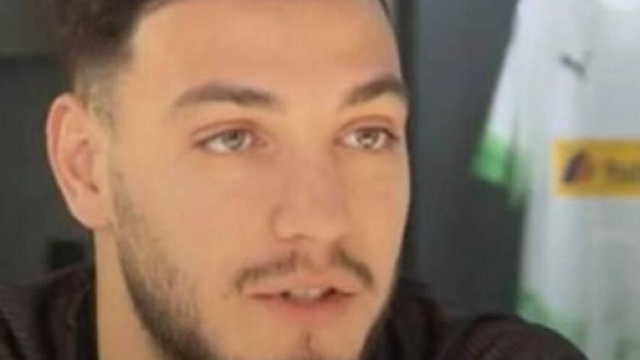 Rami Bensebaini, giocatore algerino.