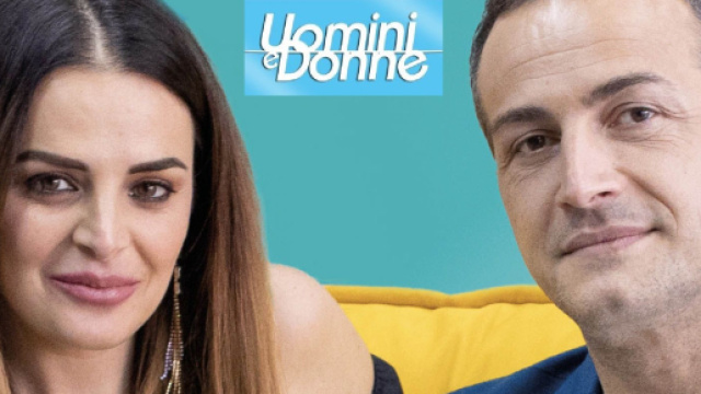 Uomini e Donne, retroscena Roberta: 'Riccardo mi ha invitata a Taranto prima di tornare'.
