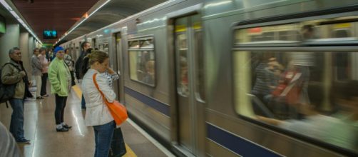 Metr&ocirc; de S&atilde;o Paulo: refer&ecirc;ncia mundial em servi&ccedil;os e limpeza. Mulher cega cai na via e, por pouco, n&atilde;o morre. (Arquivo Blasting News)